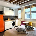 Mytripinparis - Fully renovated studio historical Paris