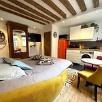 Mytripinparis - Fully renovated studio historical Paris