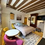 Mytripinparis - Fully renovated studio historical Paris
